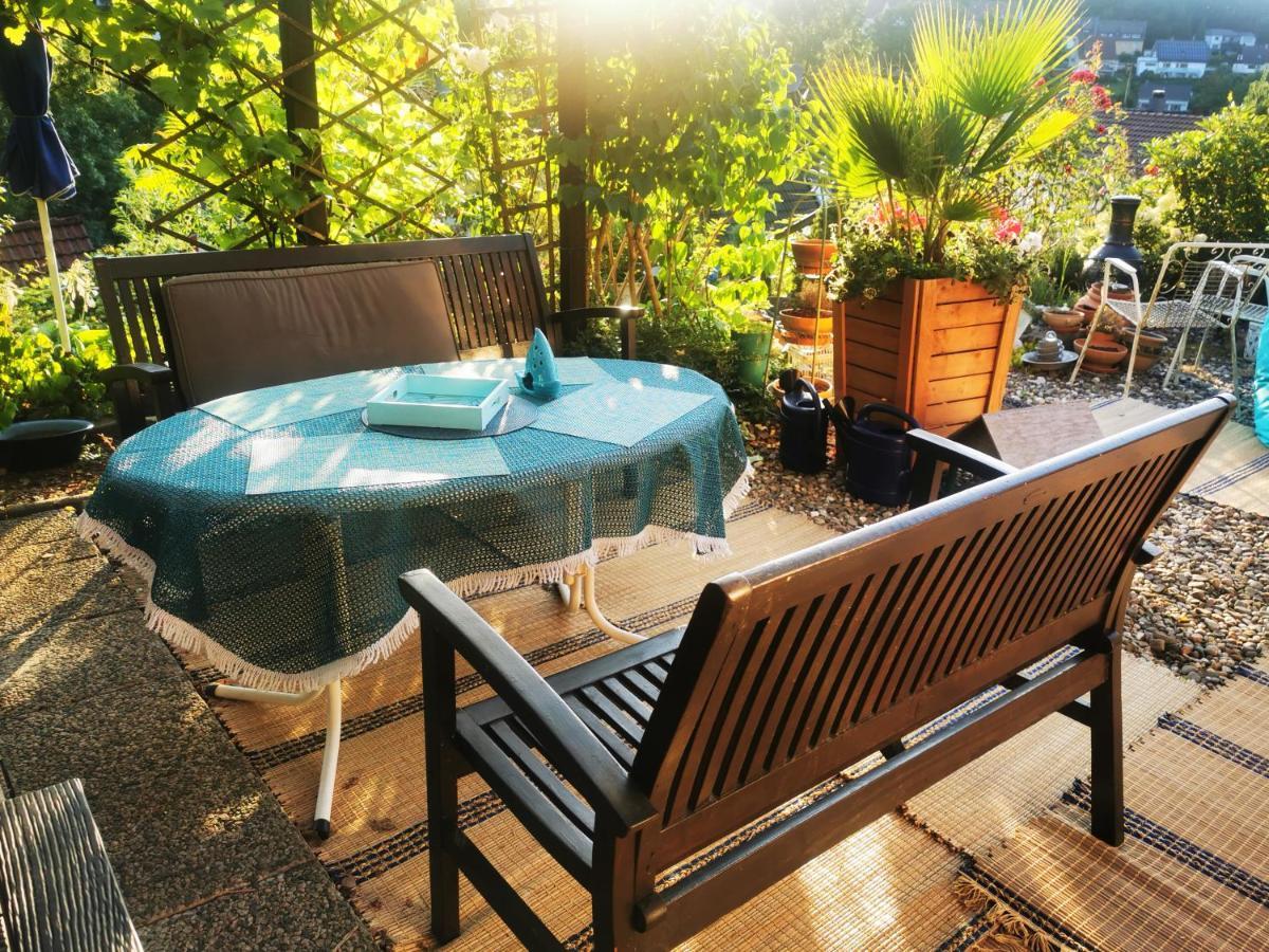 Ferienhaus Mit Riesen Garten, Drei Terrassen, Toller Aussicht Am Waldrand, Auch Als Monteur-Wohnung Hemer Екстериор снимка